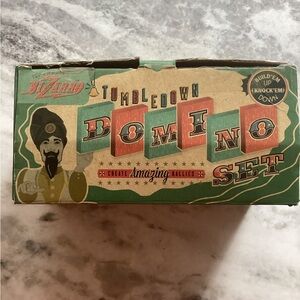 Tumbledown dominos set